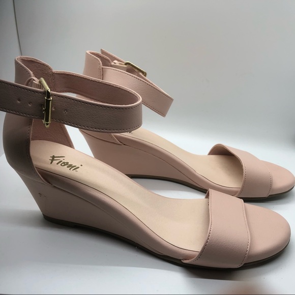 Pink sandals - Picture 3 of 3